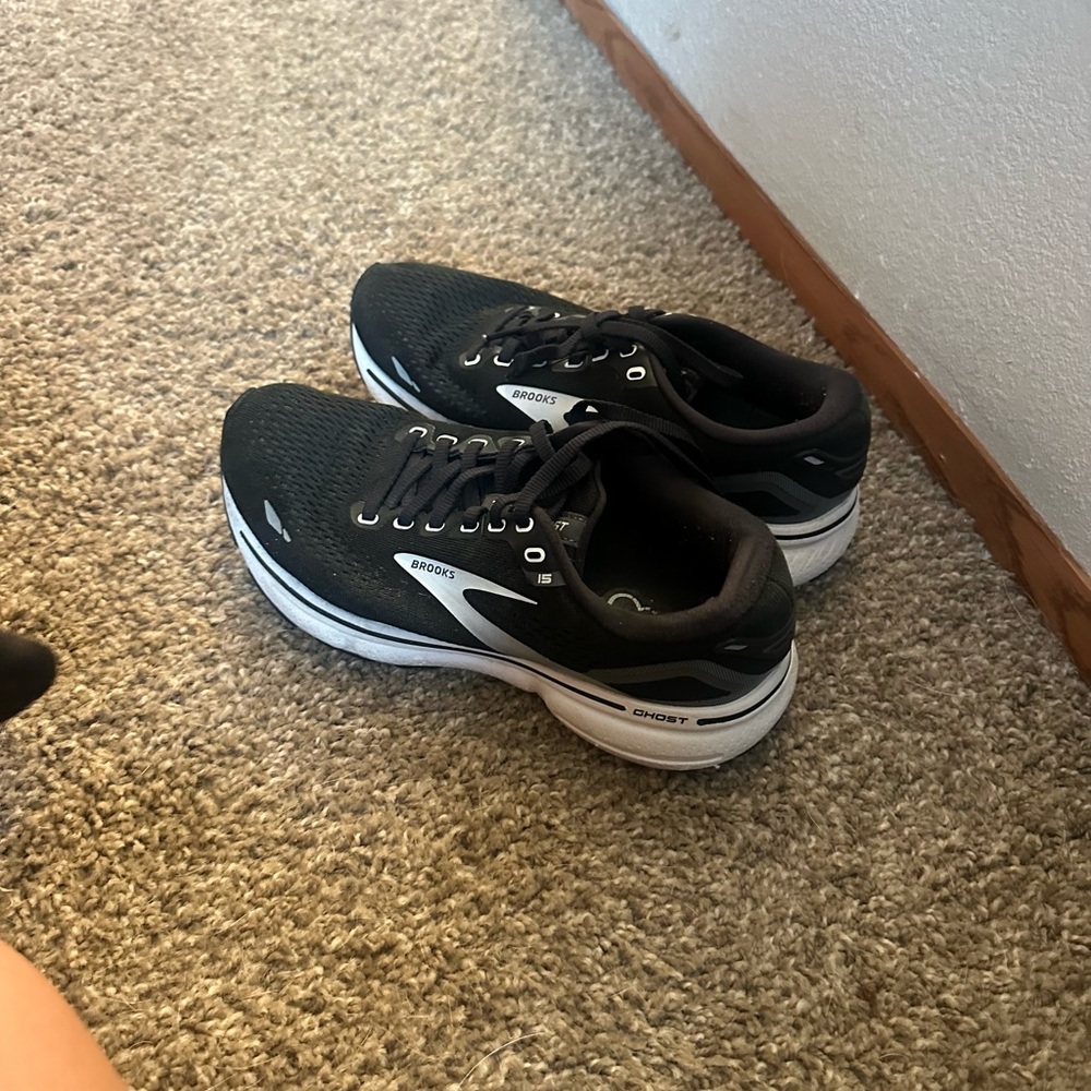 Women’s Brooks “ghost”